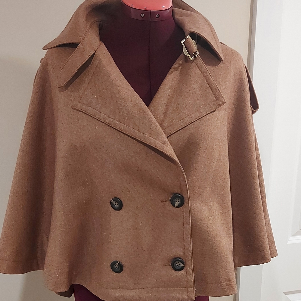 Cropped Fashion Cape